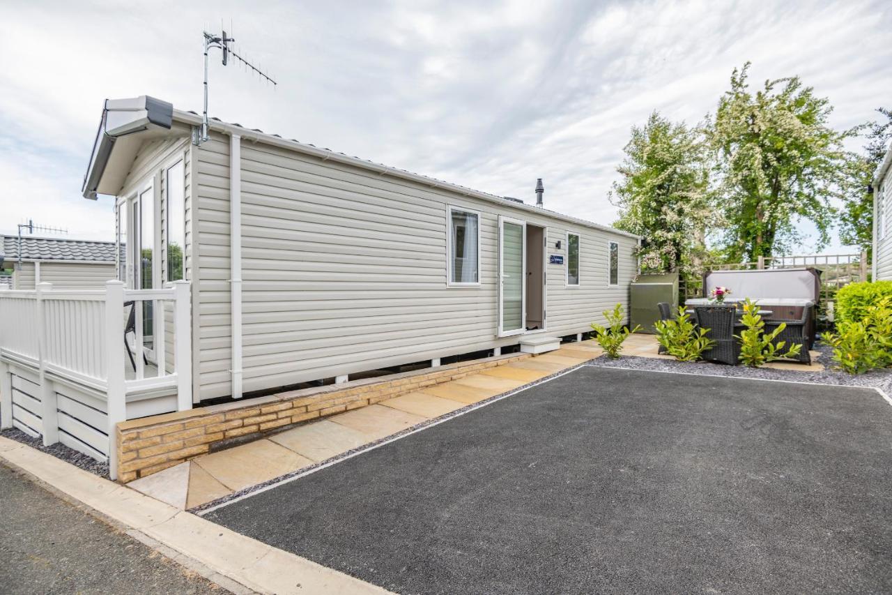 Tan Rallt Holiday Park&Spa Abergele Bagian luar foto