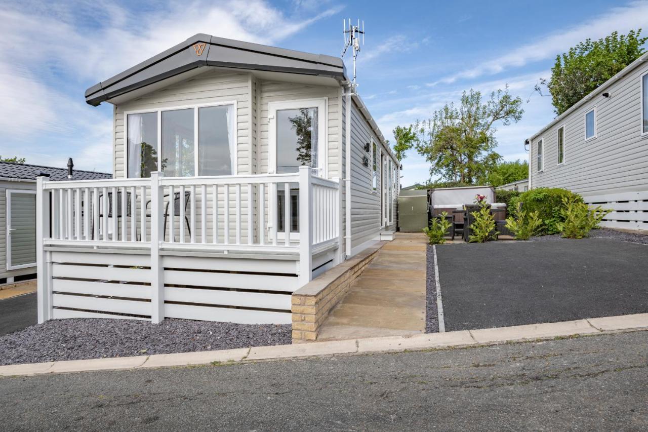 Tan Rallt Holiday Park&Spa Abergele Bagian luar foto